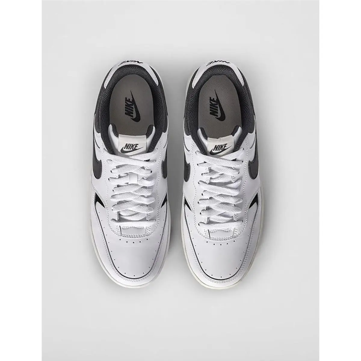 Nike shoes - White 2