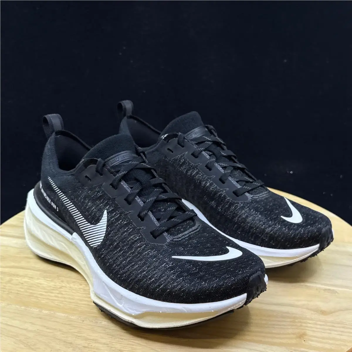 Nike shoes - Black 3