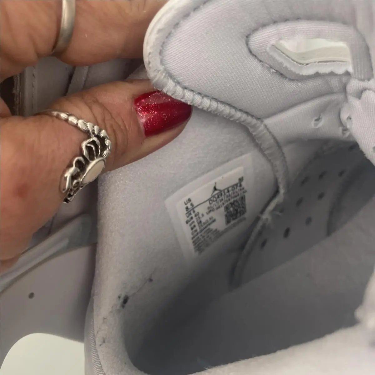 Nike shoes - Air Jordan 6 - Air - White 5