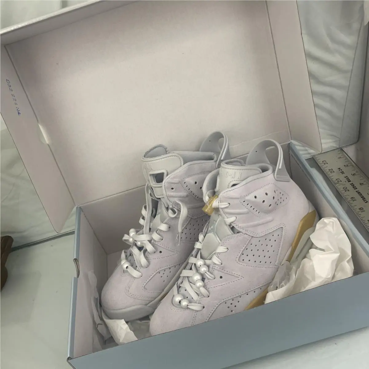 Nike Air Jordan 6 Retro Womens Pearl Pure Platinum Shoes Sz 8.5 White + Gold