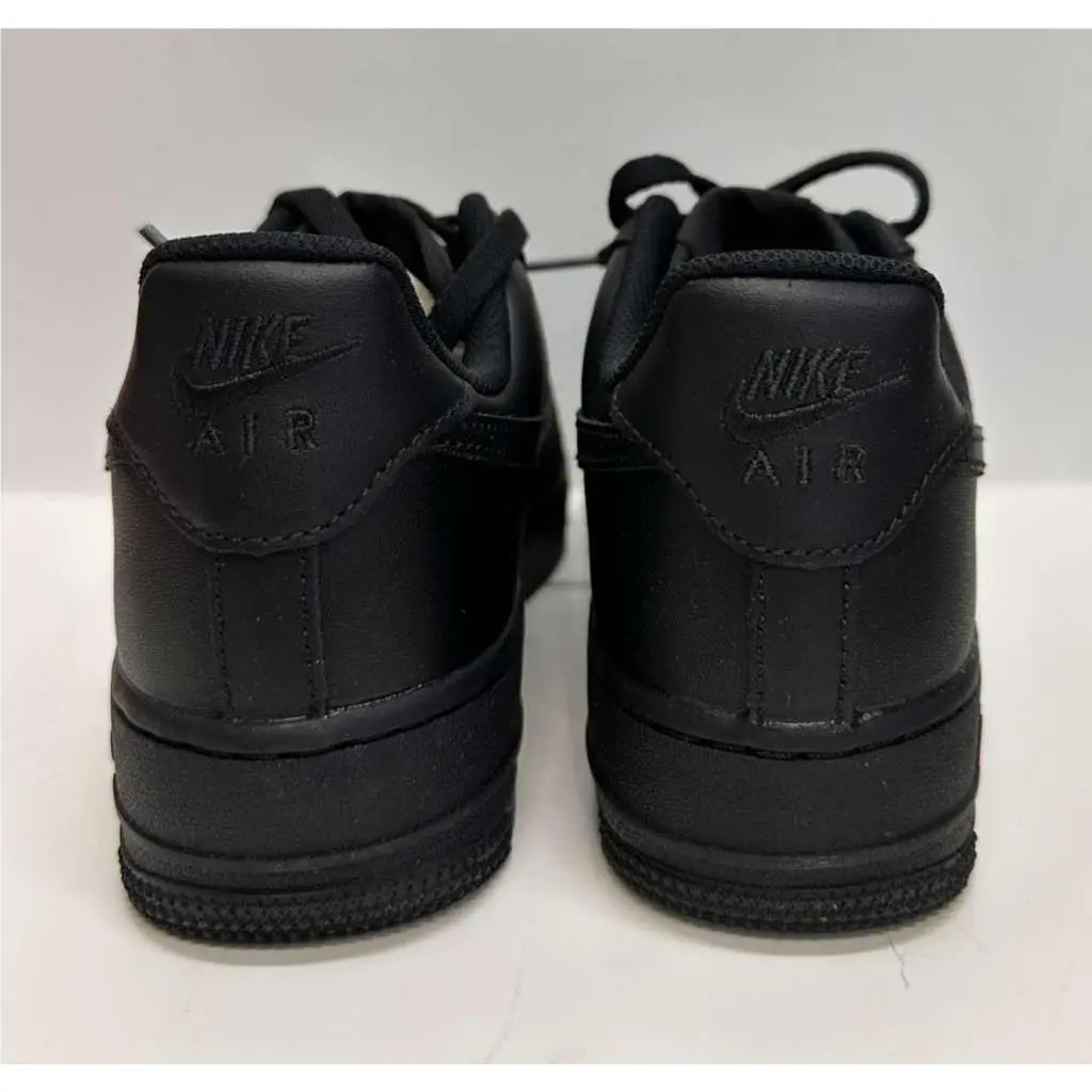Nike shoes - Black 2
