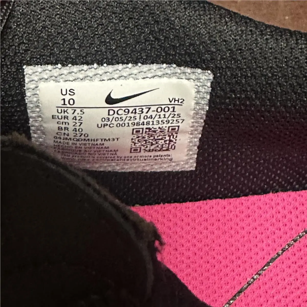 Nike shoes - Black 3