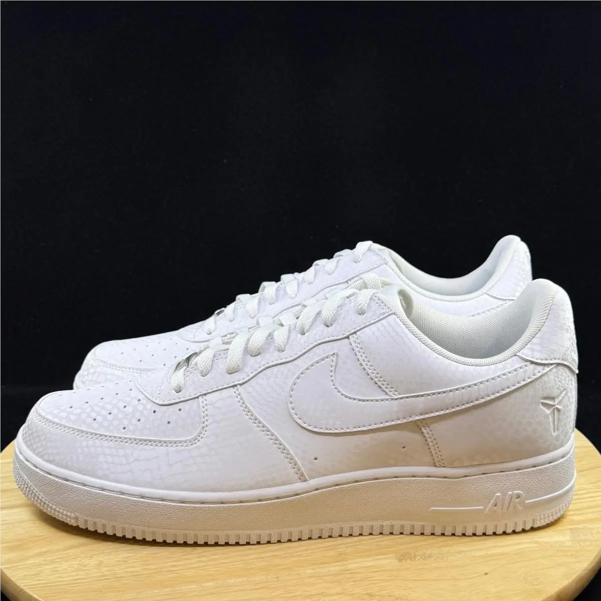 Nike shoes - White 1