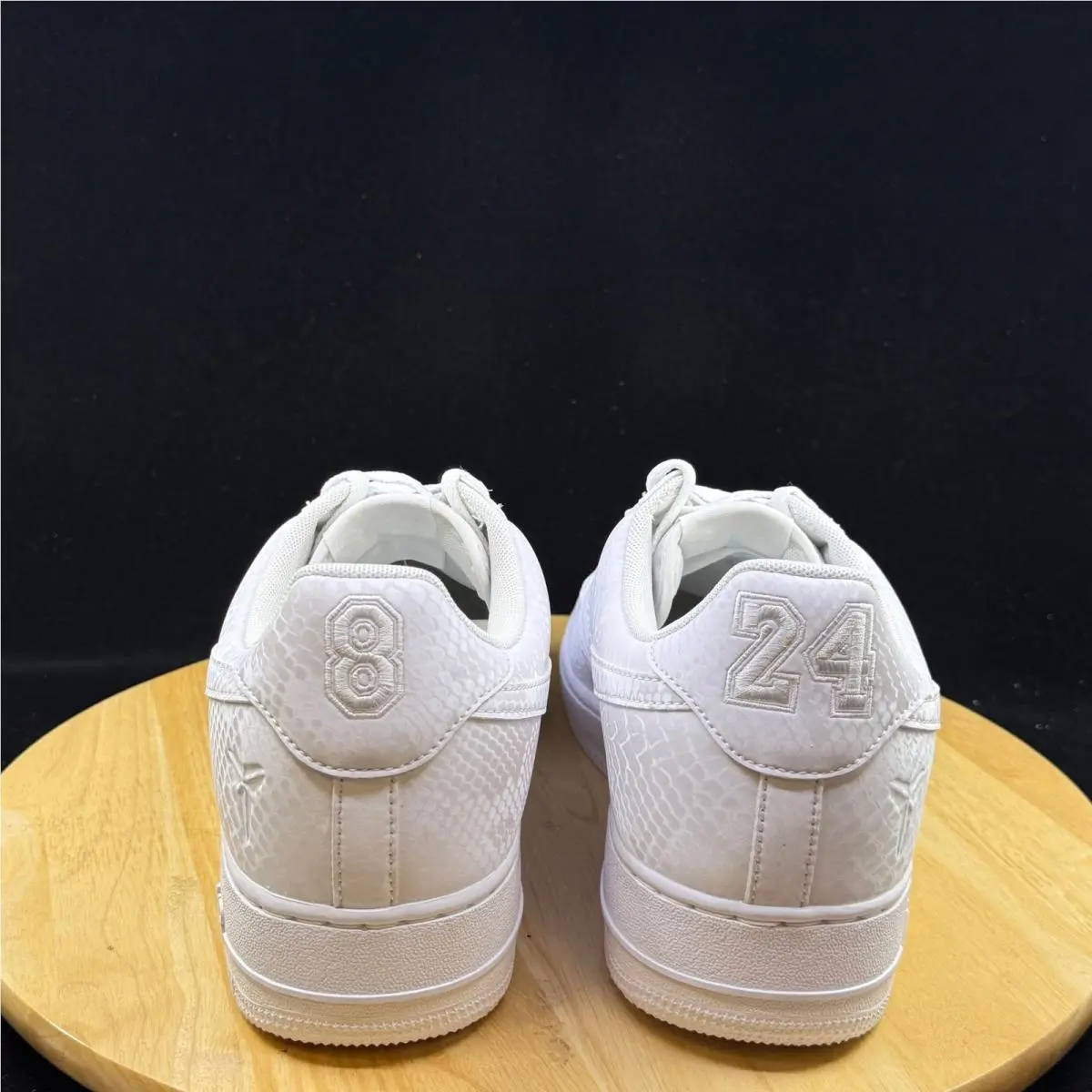 Nike shoes - White 2