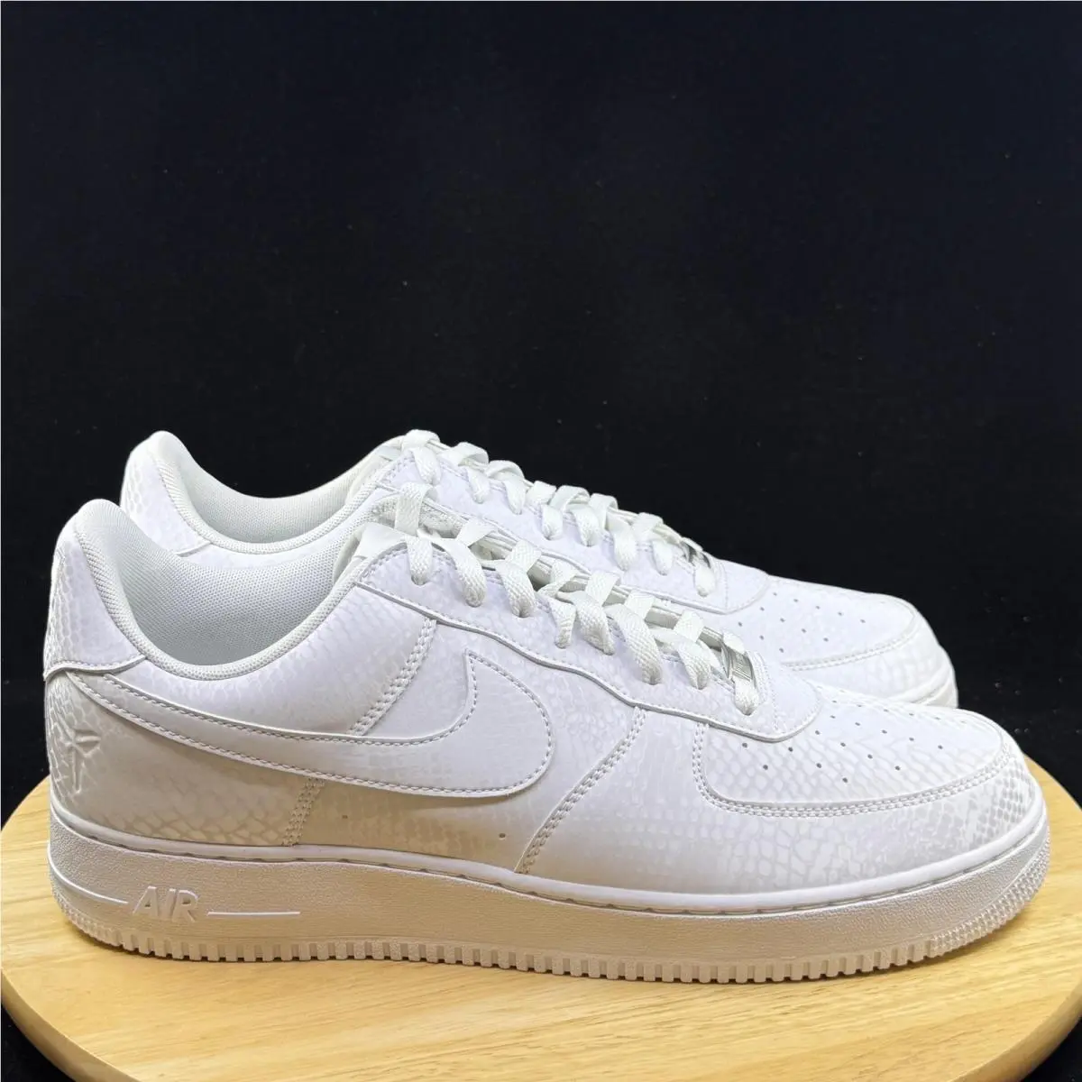 Nike shoes - White 3