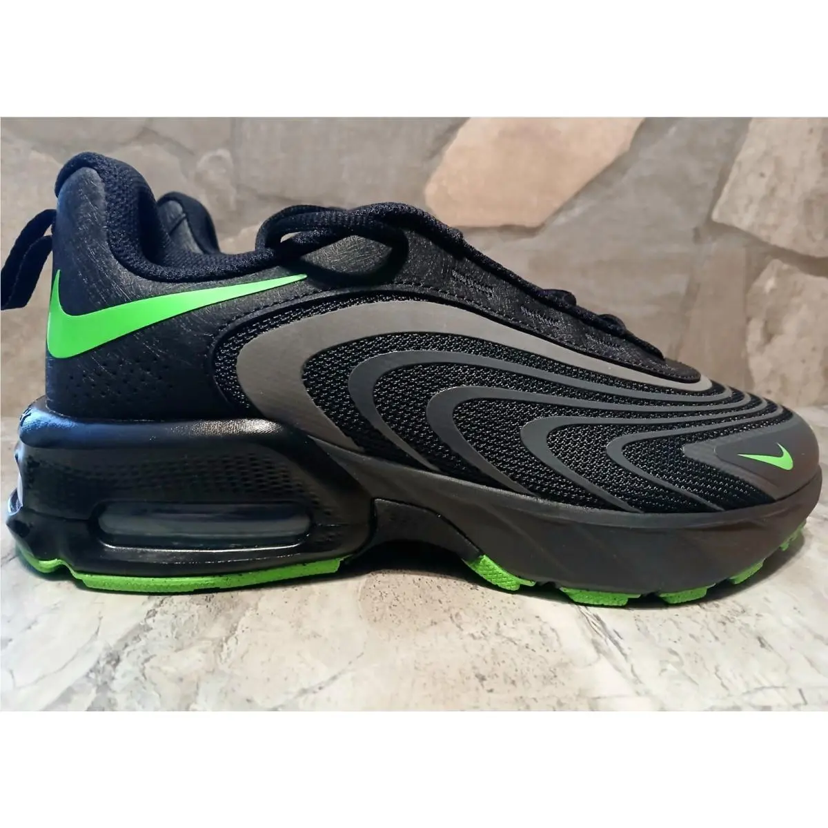 Nike shoes - Black 2