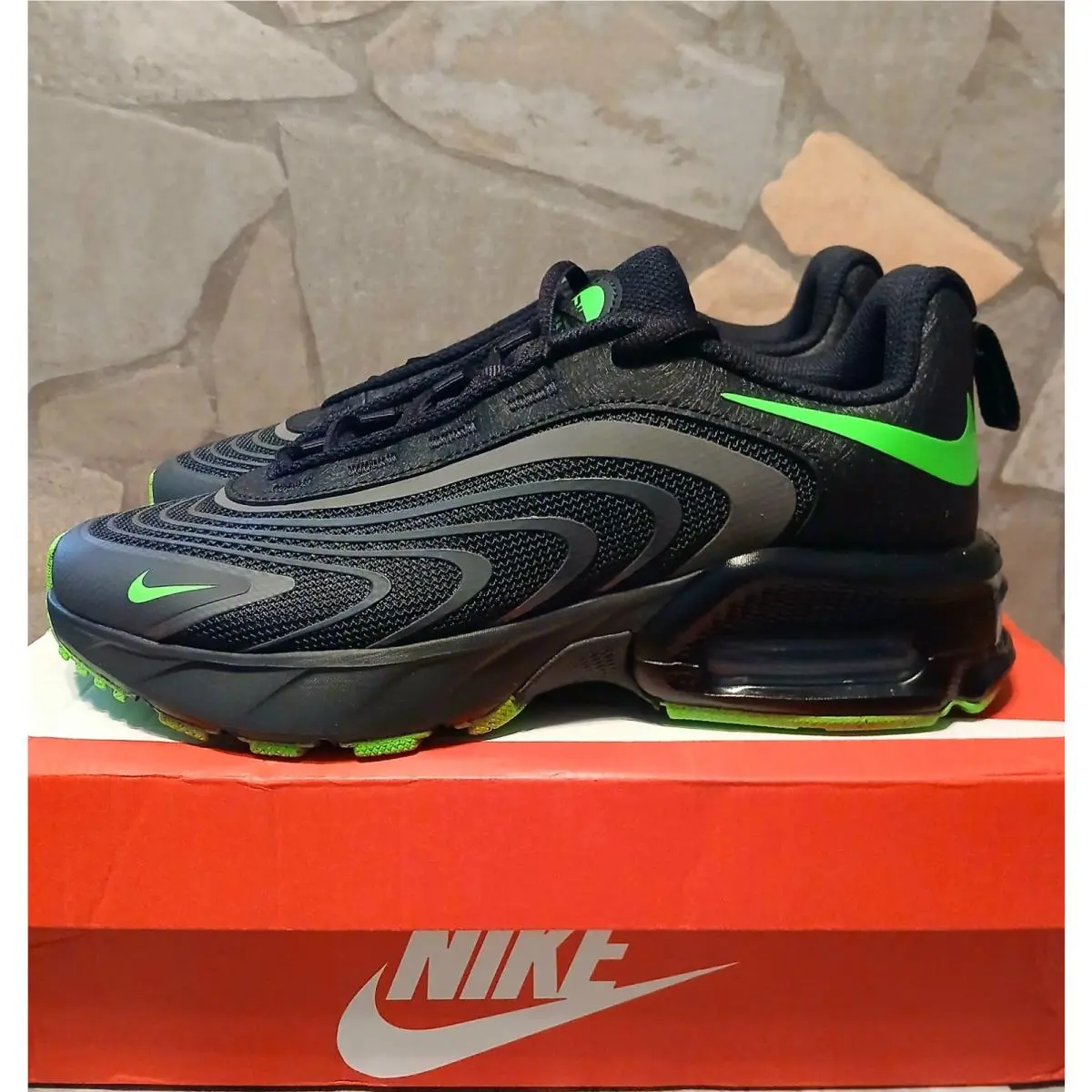 Nike Air Max Fire Running Kids Size 7Y Womens 8.5 Black Green Strike IF2622-003