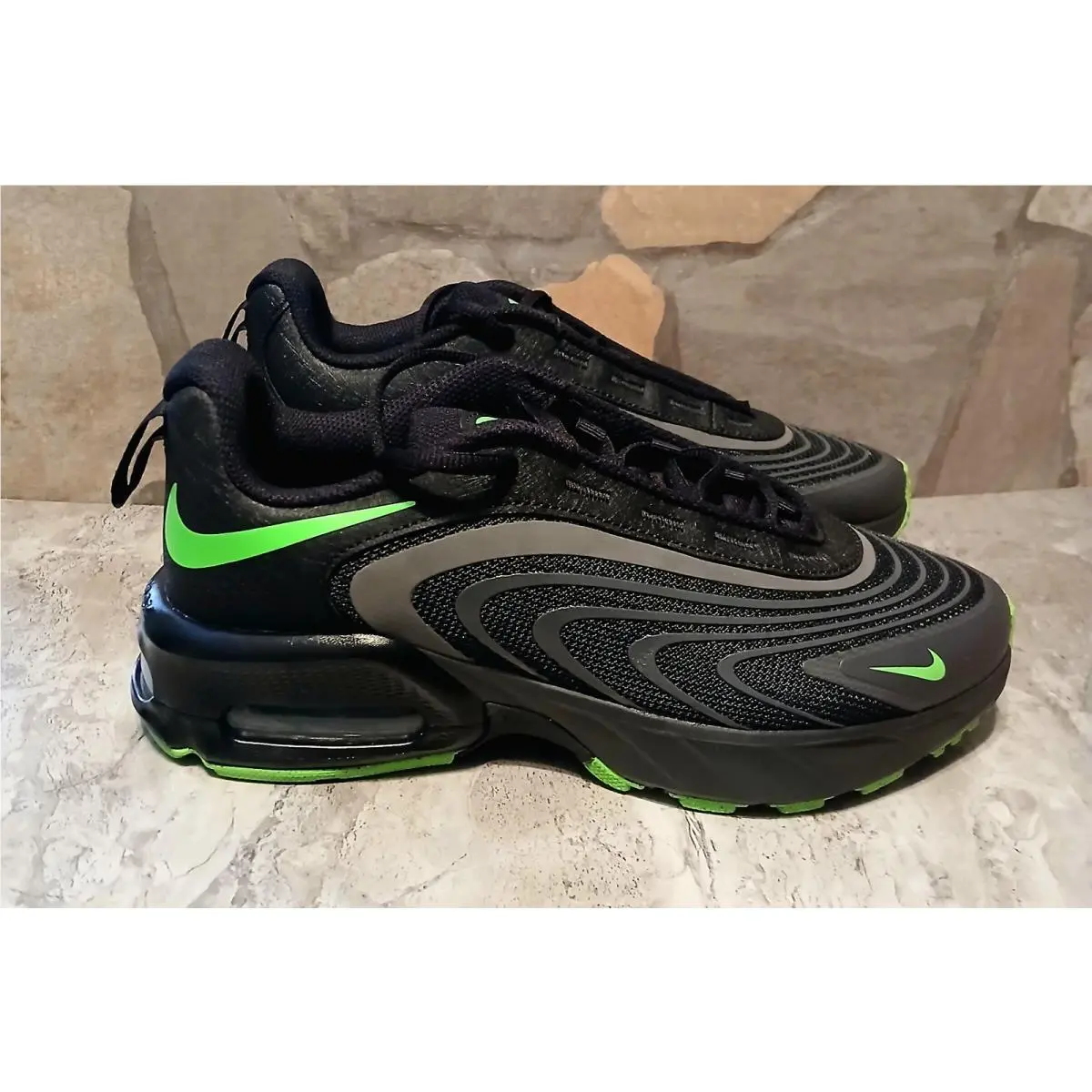 Nike shoes - Black 1
