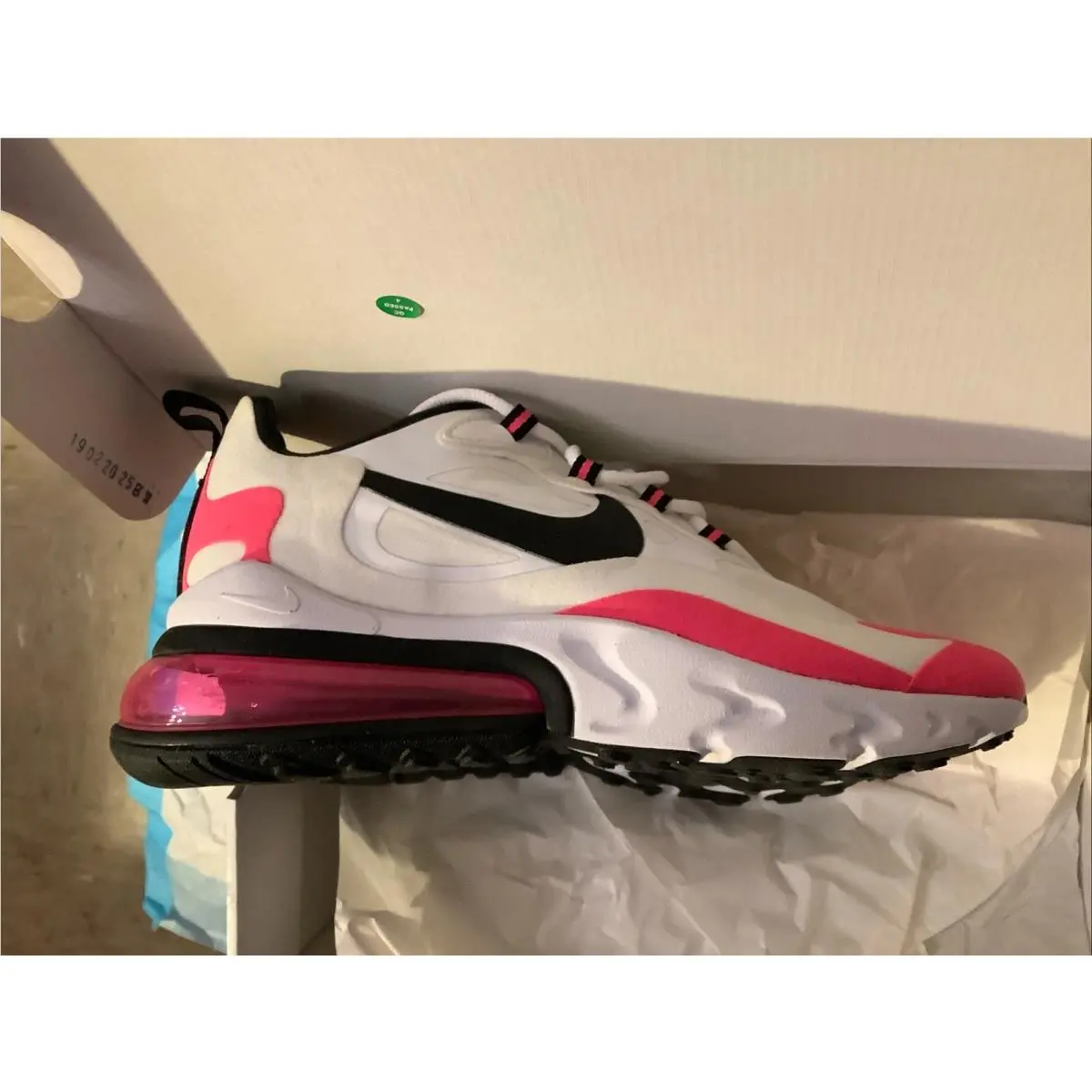 Nike Air Max 270 React Women’s Size 8.5 White Black Hyper Pink Sneakers