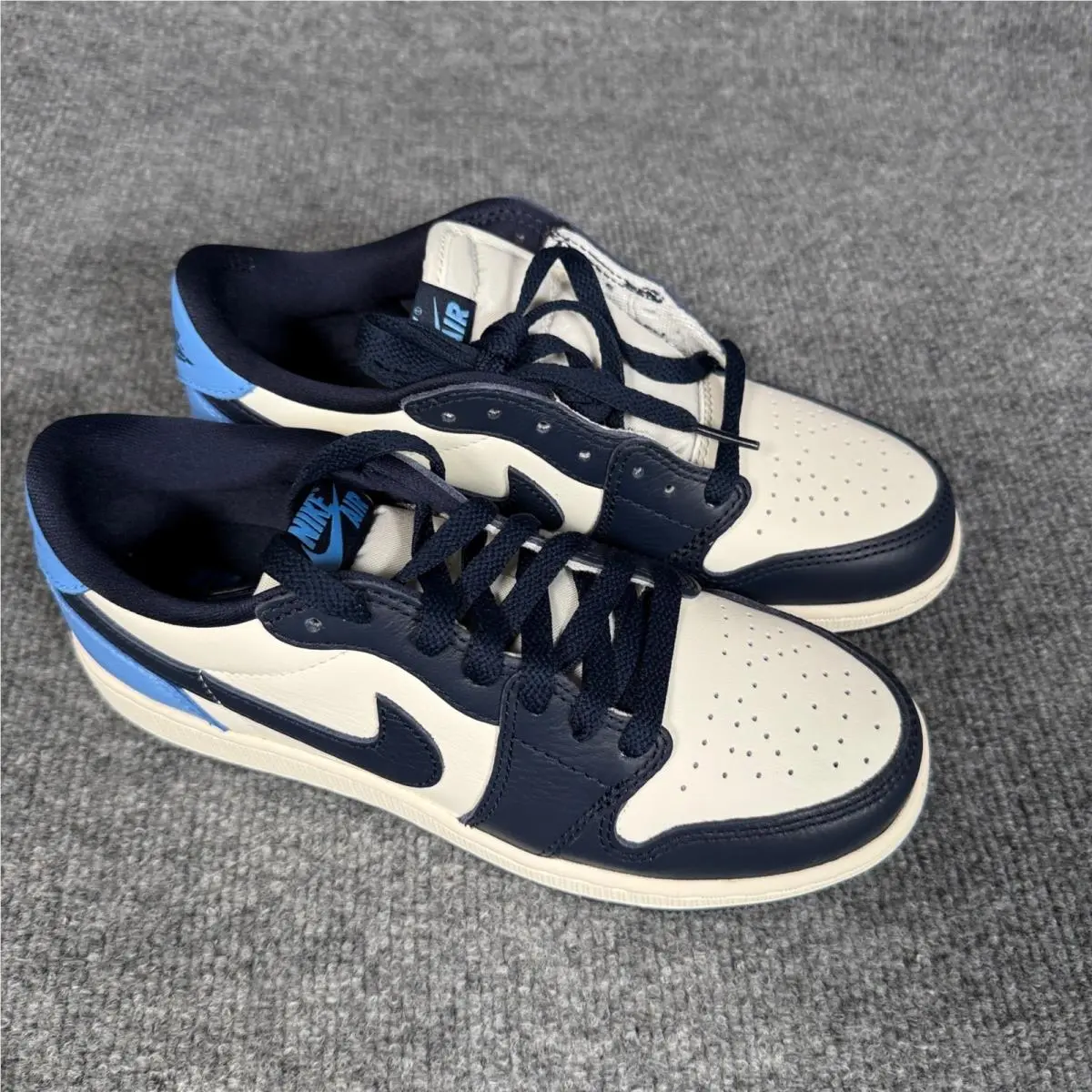 Nike shoes - Air Jordan 1 - Air - White 1