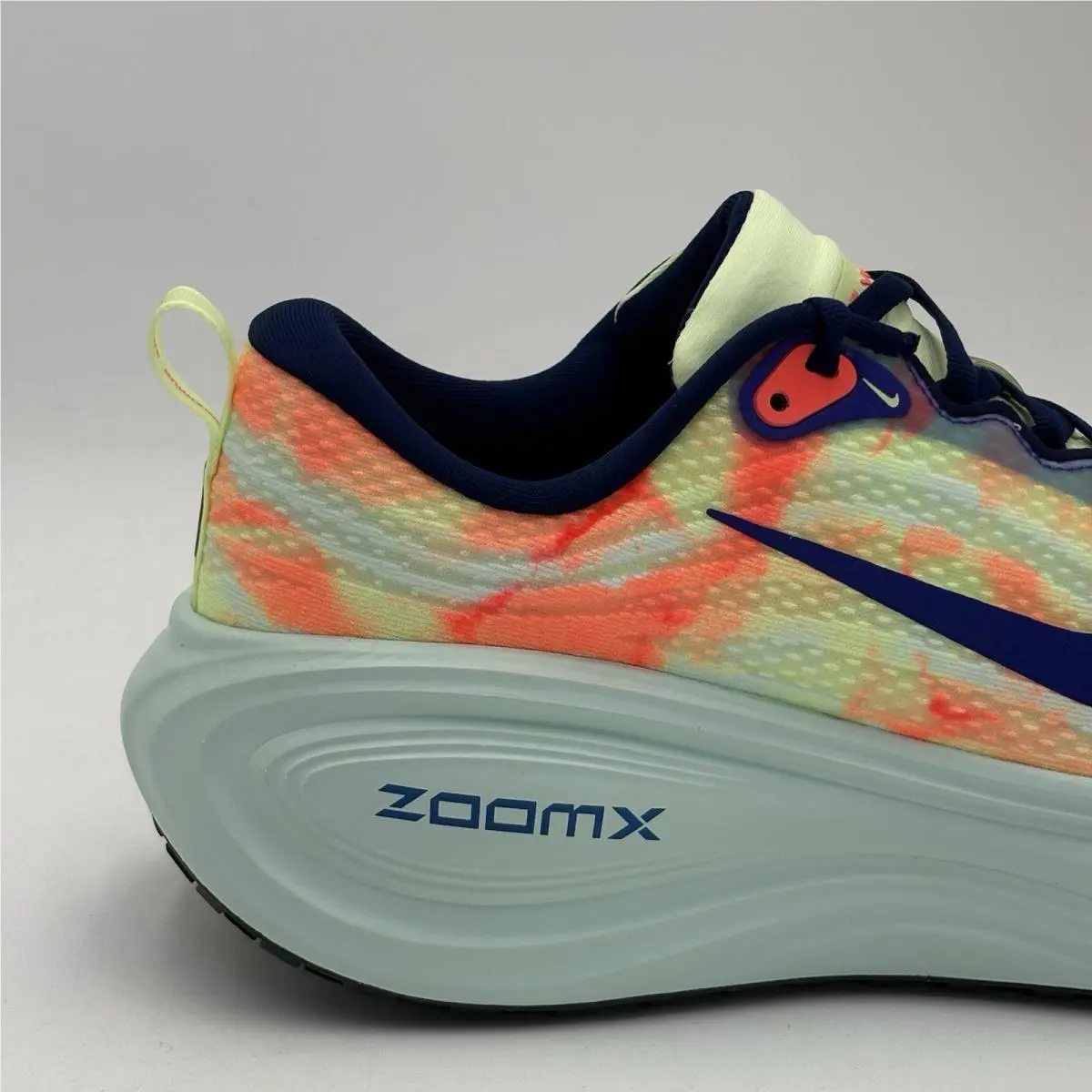 Nike shoes - Nike Vomero - Vomero - IQ0605 701 - Orange 1