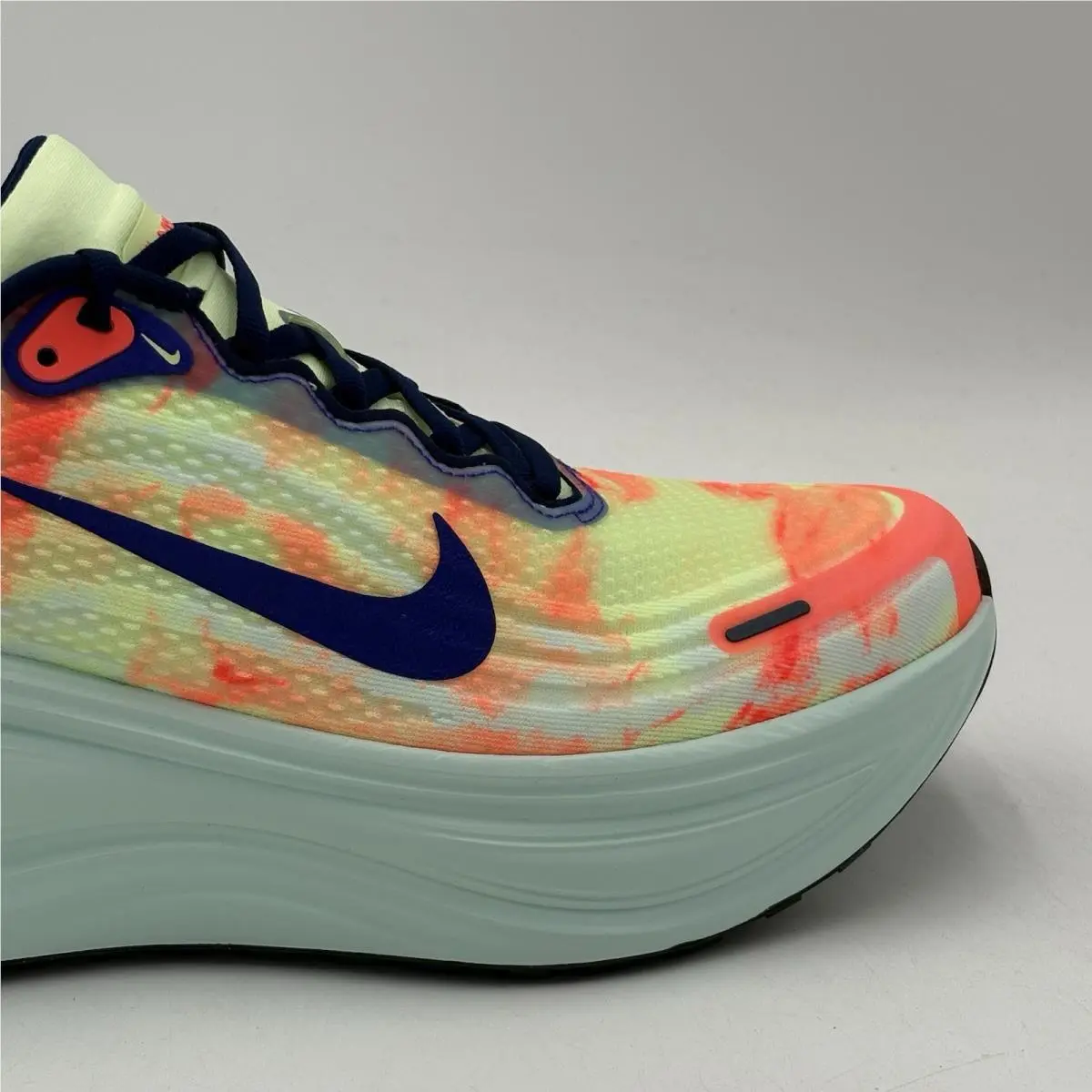 Nike shoes - Nike Vomero - Vomero - IQ0605 701 - Orange 2