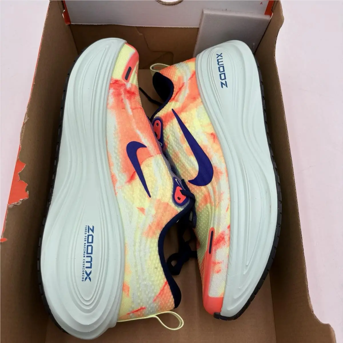 Nike shoes - Nike Vomero - Vomero - IQ0605 701 - Orange 6