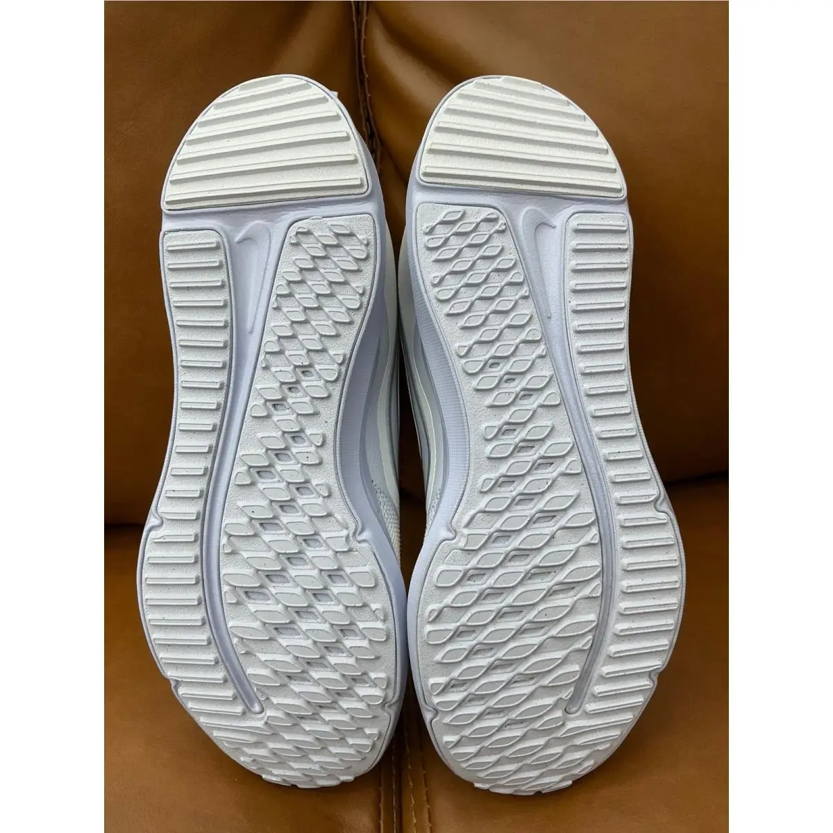 Nike shoes - Nike Cosmic Runner (GS) - Cosmic Runner - White 2
