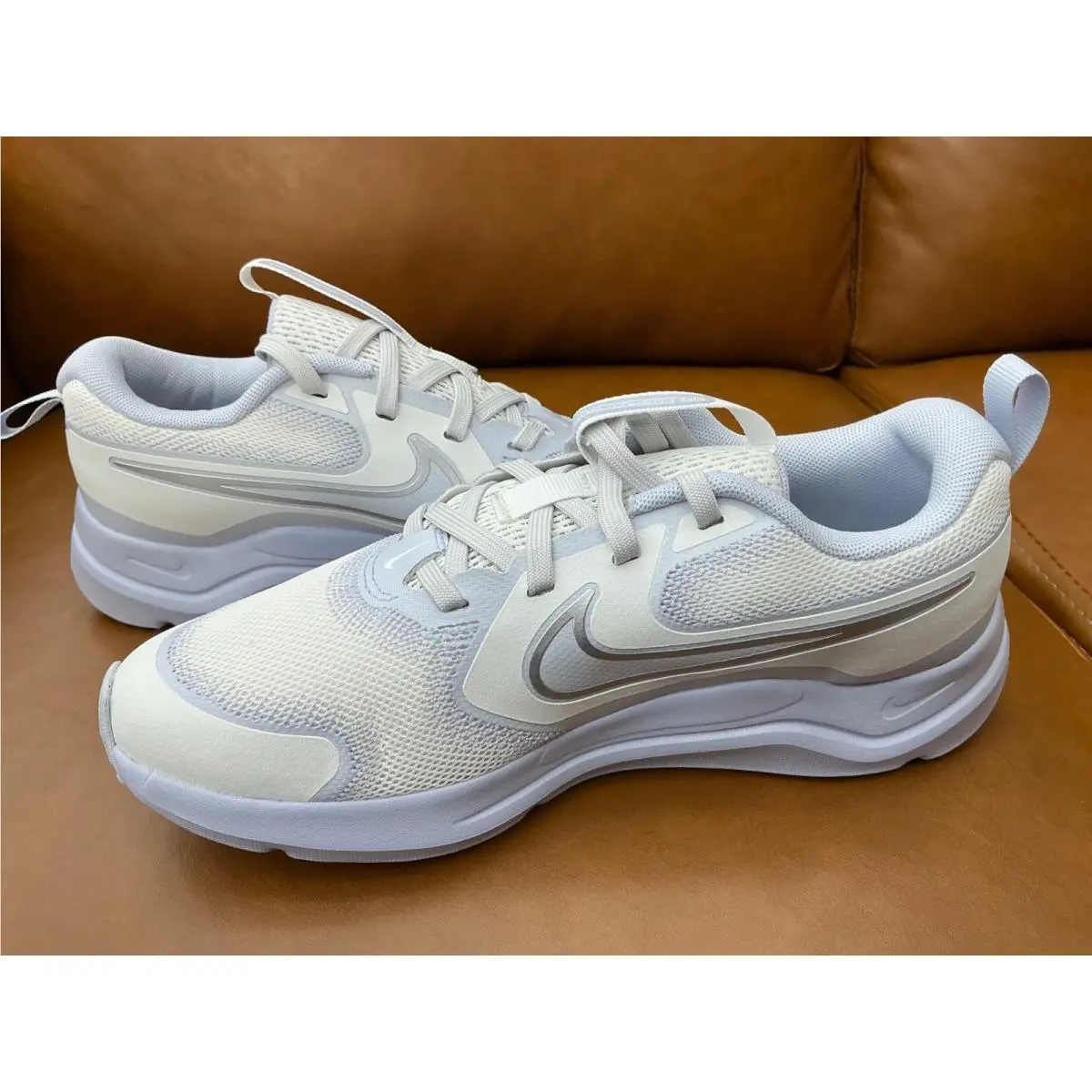 Nike shoes - Nike Cosmic Runner (GS) - Cosmic Runner - White 4