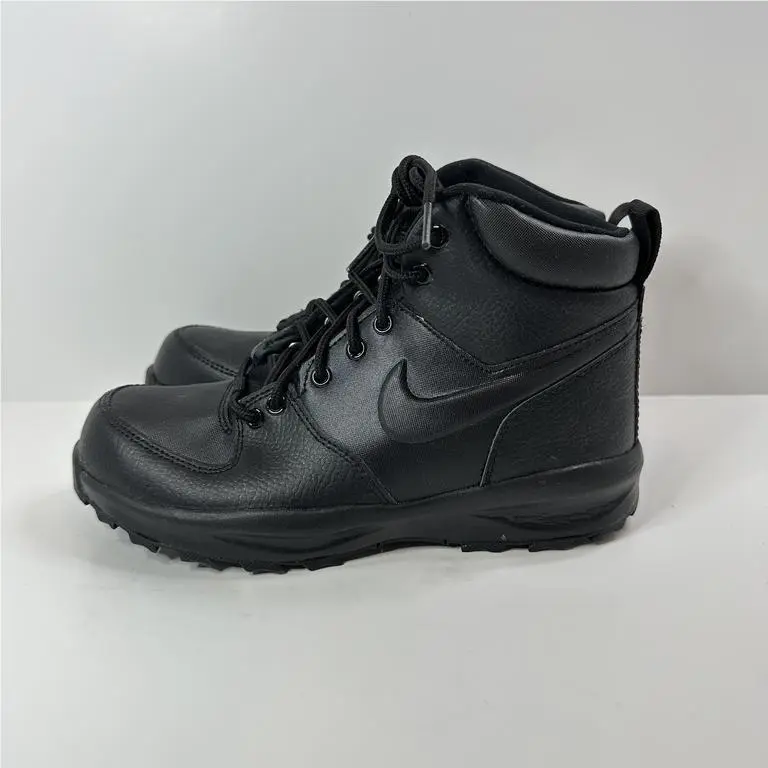 Nike shoes - Black 3