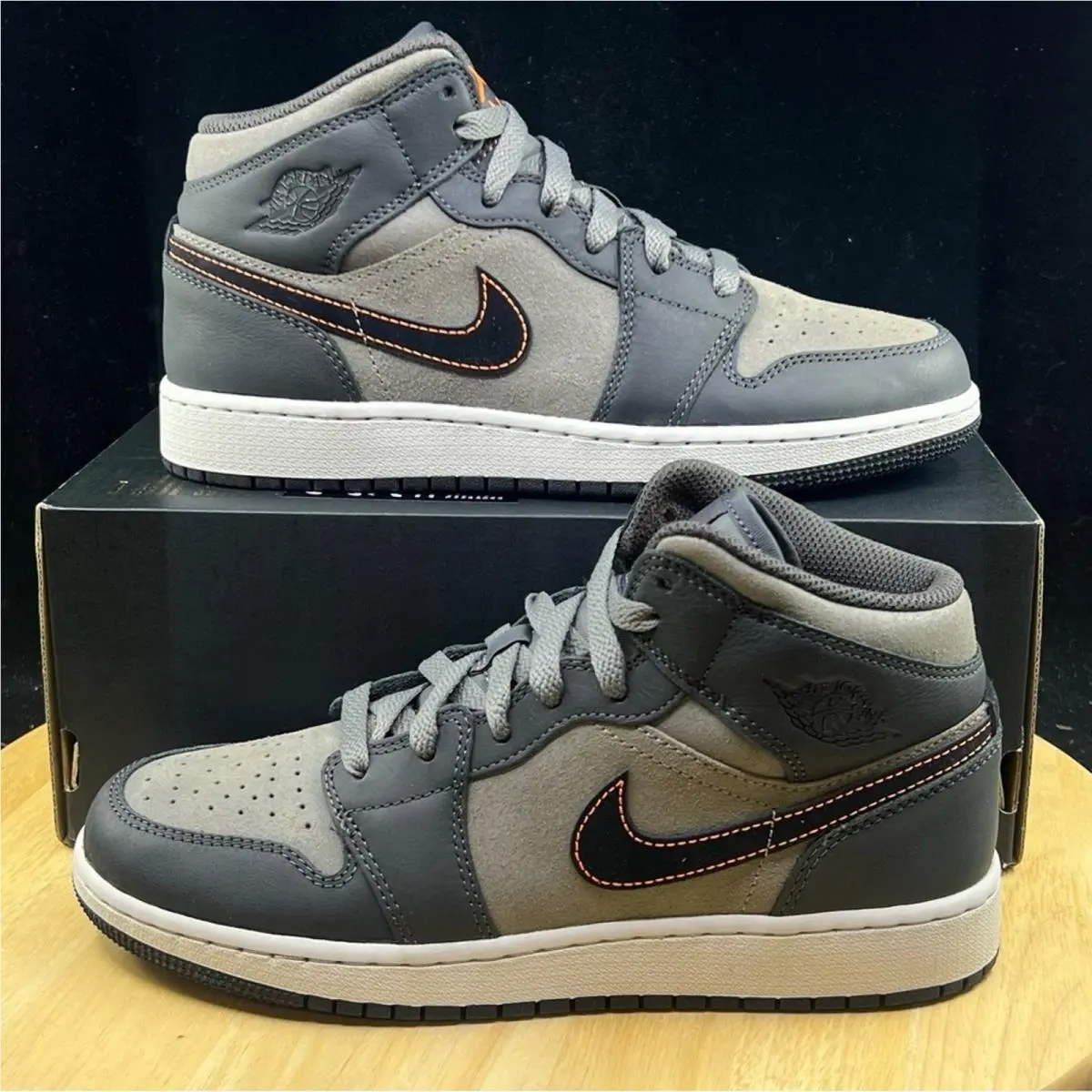 Nike Air Jordan 1 Mid SE GS Shoes Night Stadium FQ8341-017 6Y / 7.5 W