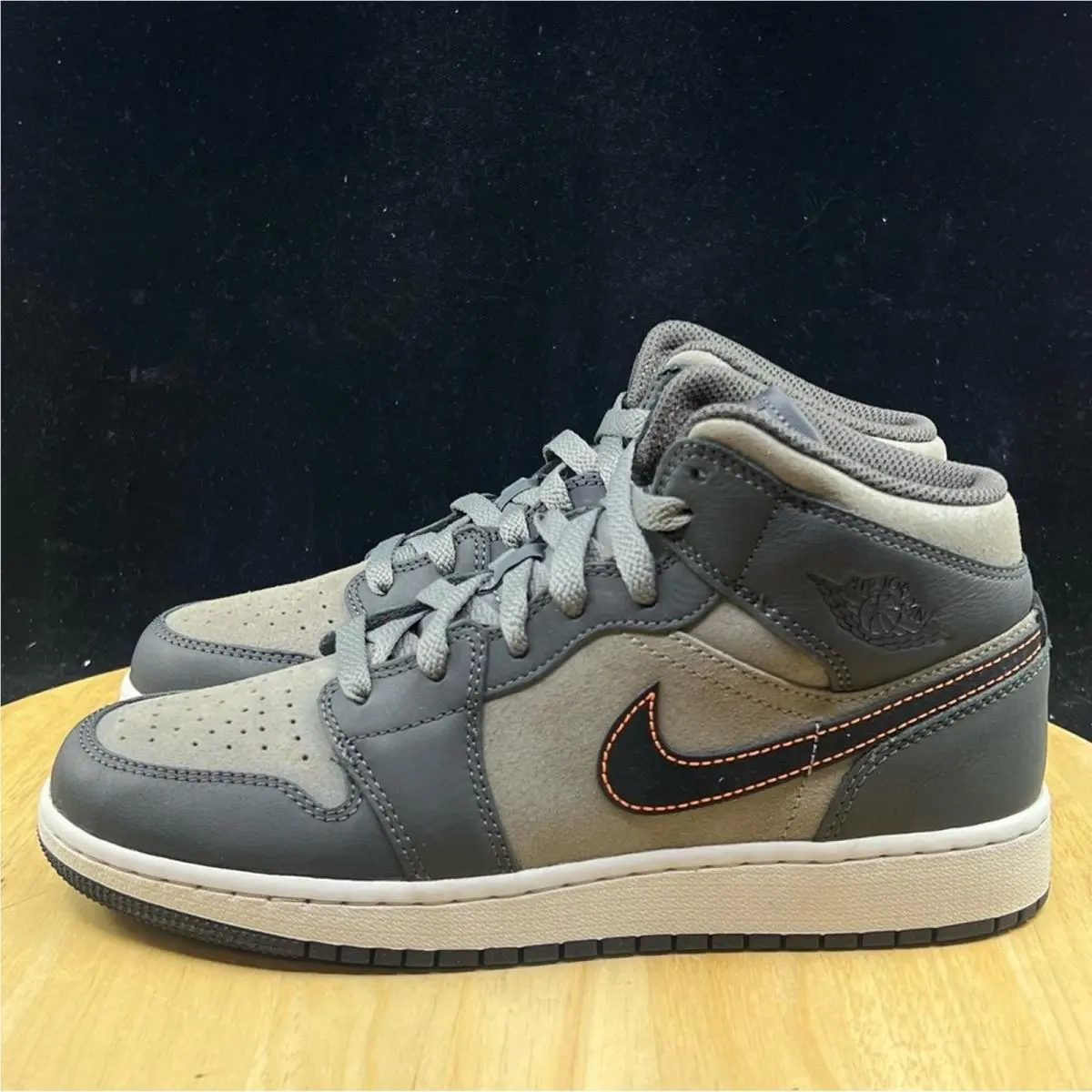 Nike shoes - Gray 4