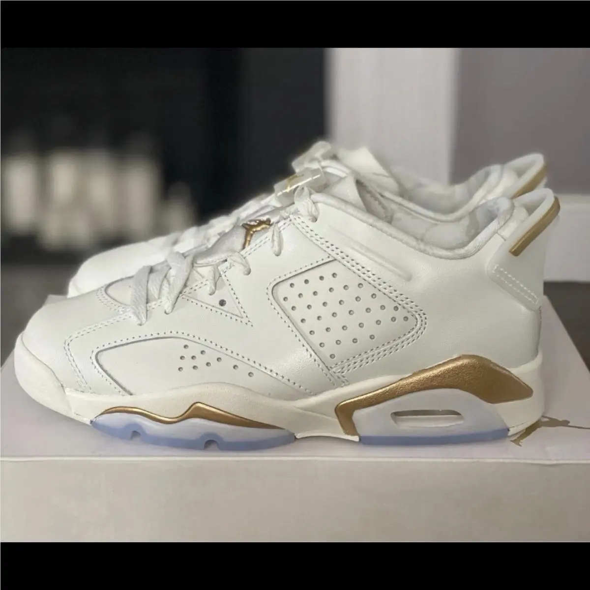 Nike shoes - Air Jordan 6 - Air - DT6928-073 - Gold 0