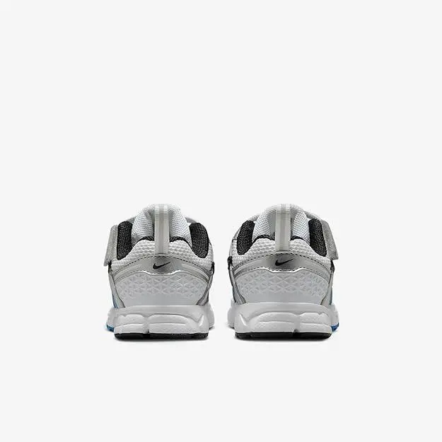 Nike shoes - HF7000 105 - HF7000 105 - White/Metallic Silver (UPC: 197863485737) 1
