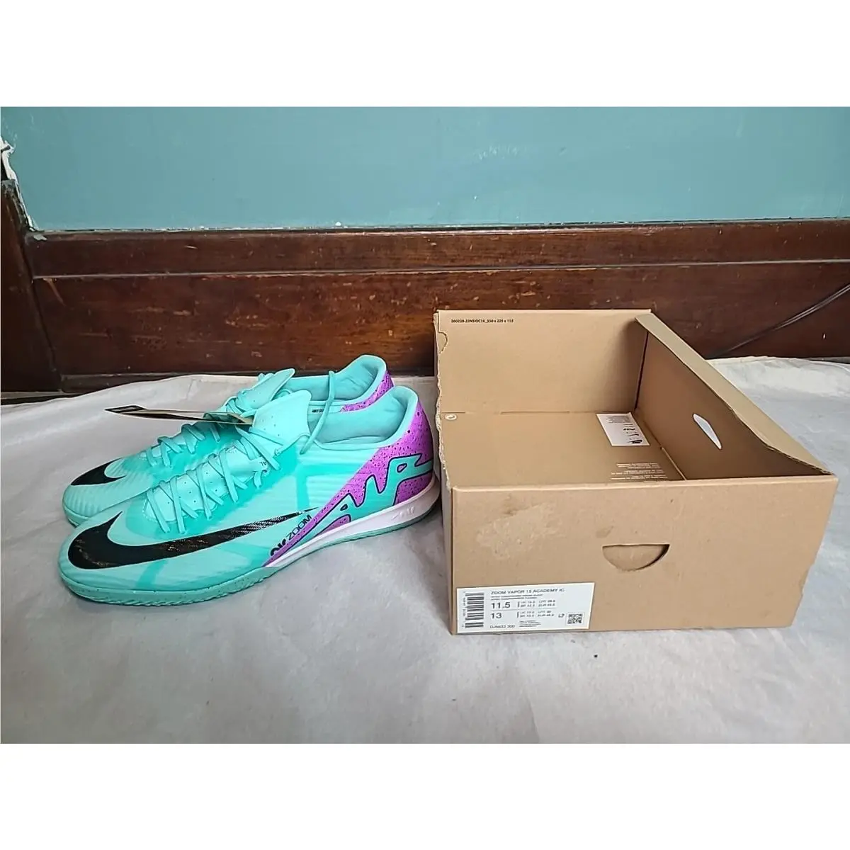 Nike Zoom Vapor 15 Academy TF Soccer Turf Shoes DJ5605300 Men`s Size 11.5