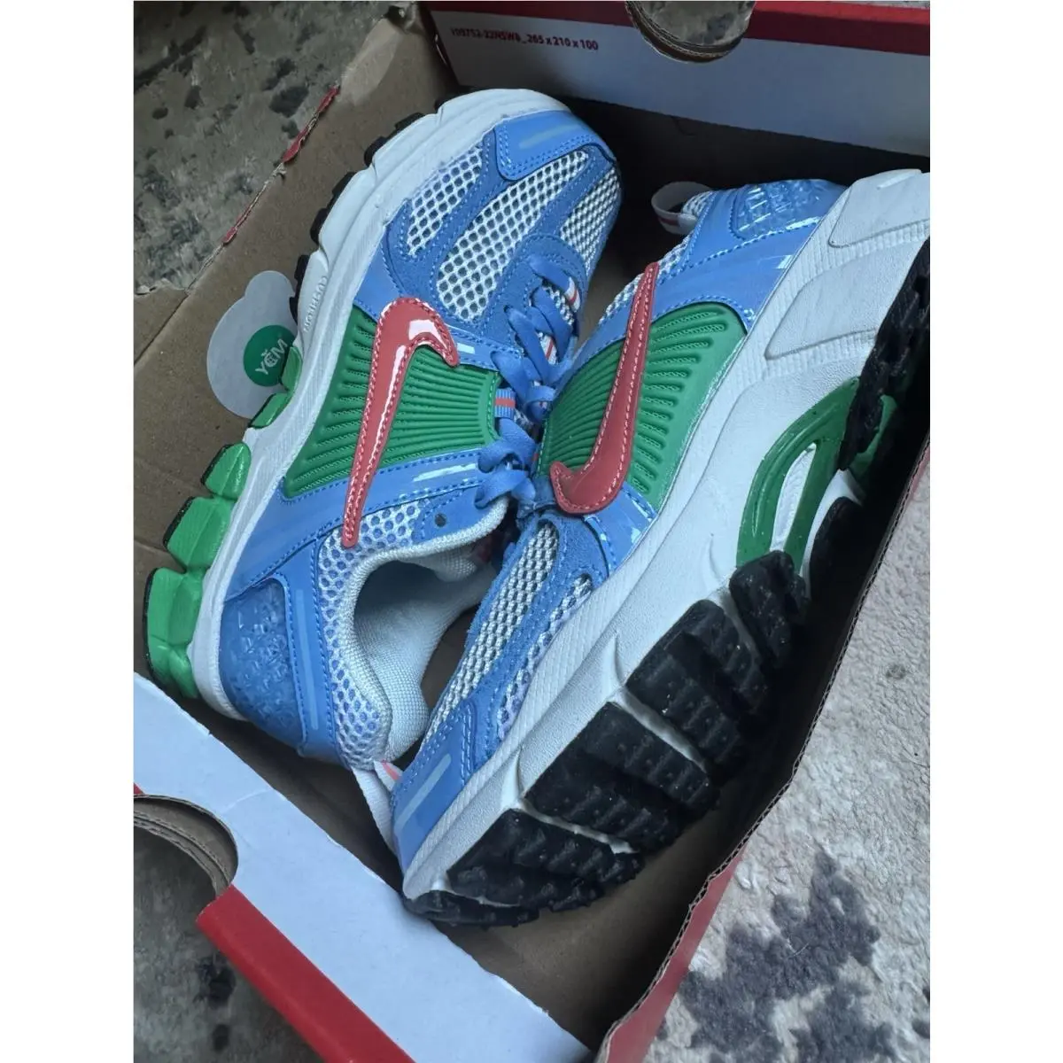 Nike Vomero 5 BG / University Blue - Magic Ember / Size 7Y