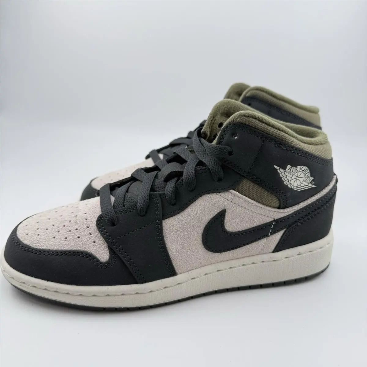 Nike shoes - Air Jordan 1 Mid Se Gs - Hv4399102 - Black (UPC: 0198482774332) 3
