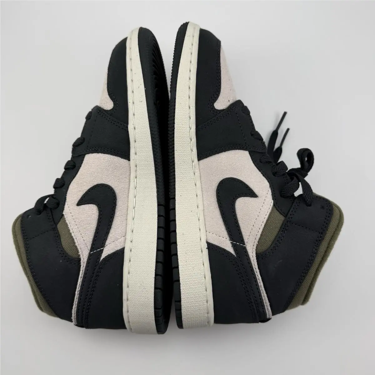 Nike shoes - Air Jordan 1 Mid Se Gs - Hv4399102 - Black (UPC: 0198482774332) 5