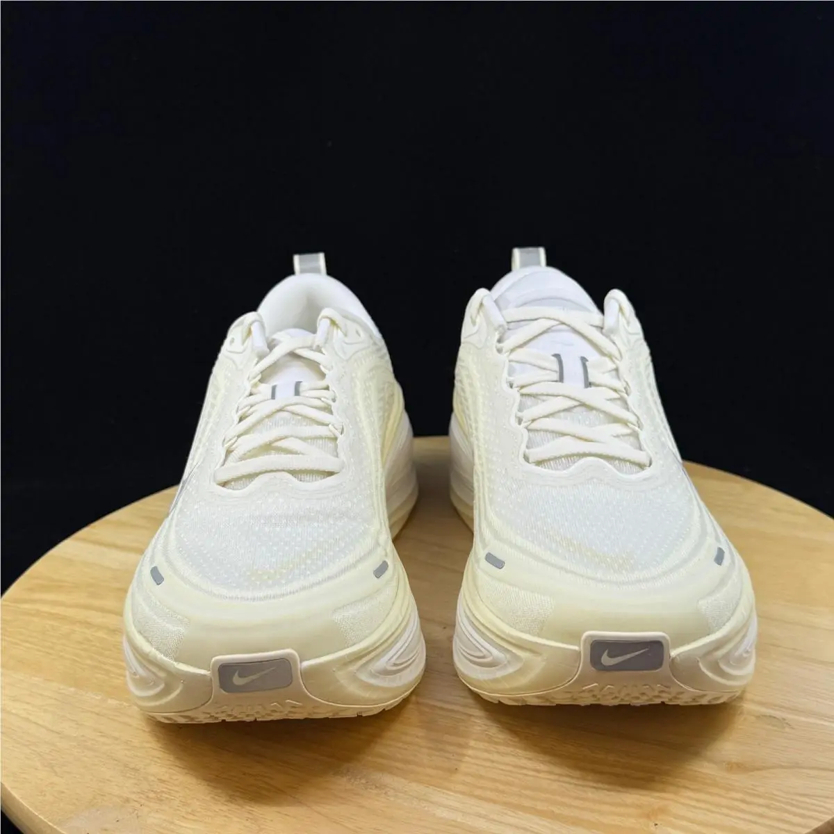Nike shoes - White 4