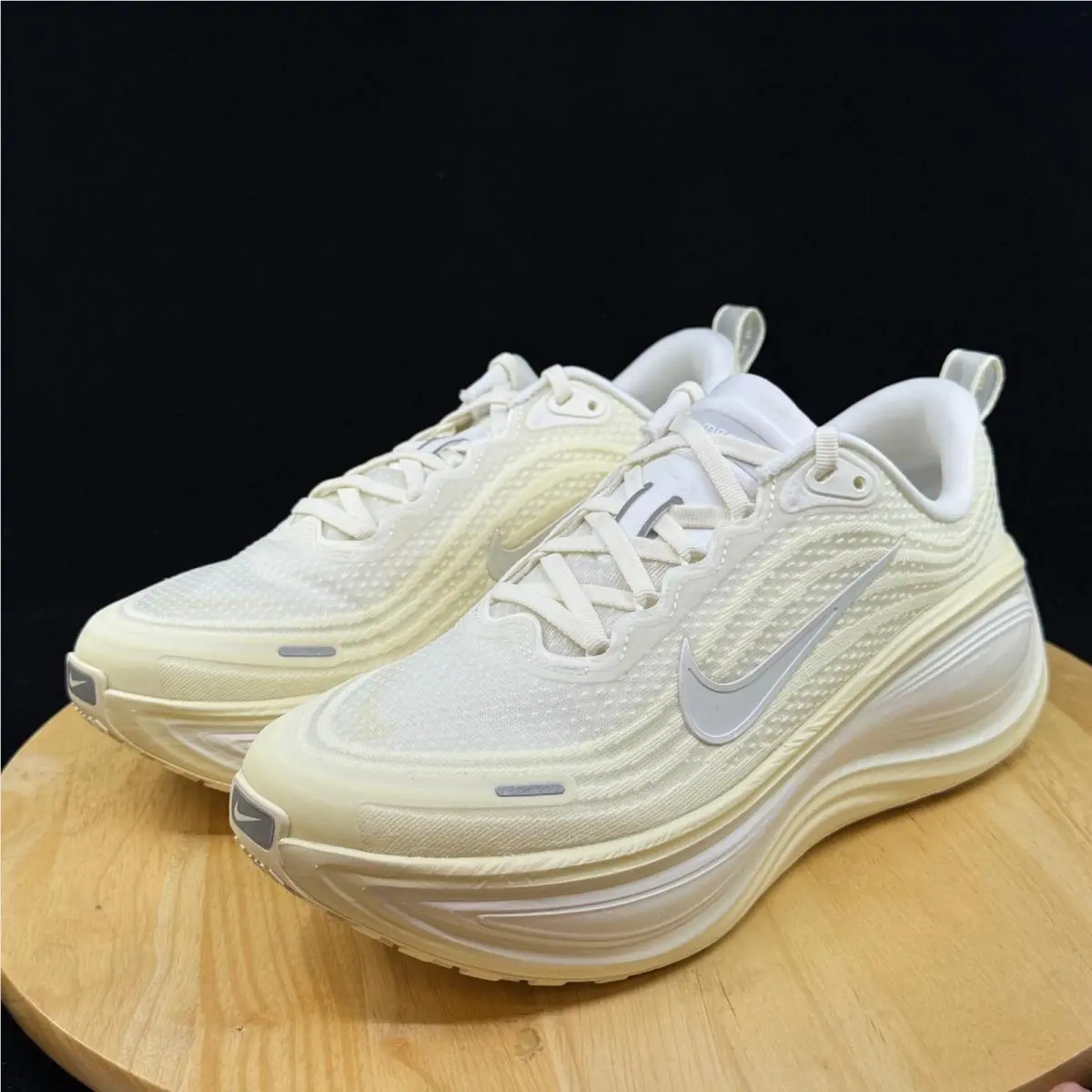 Nike shoes - White 5