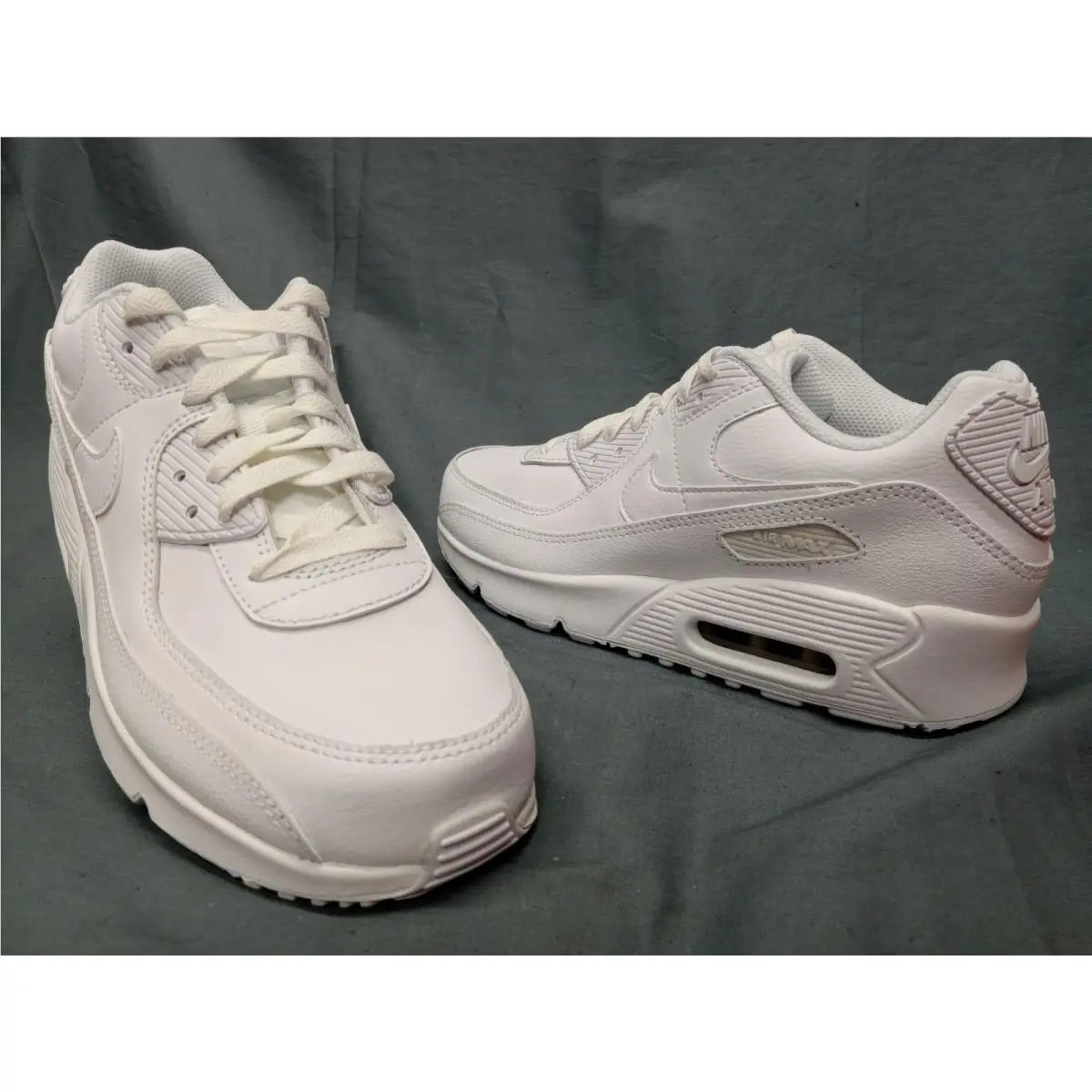 Nike Air Max 90 GS Sneakers White Metallic Silver Boys Size 7