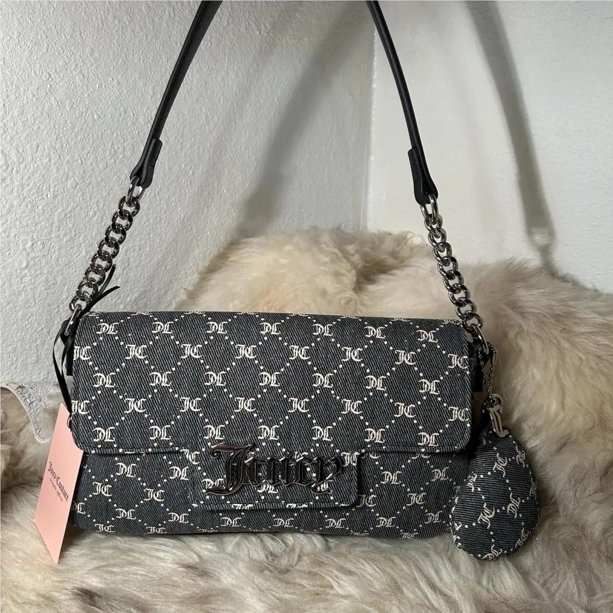 Juicy Couture She’s The Moment Flap Shoulder Bag - Liquorice Black Pink