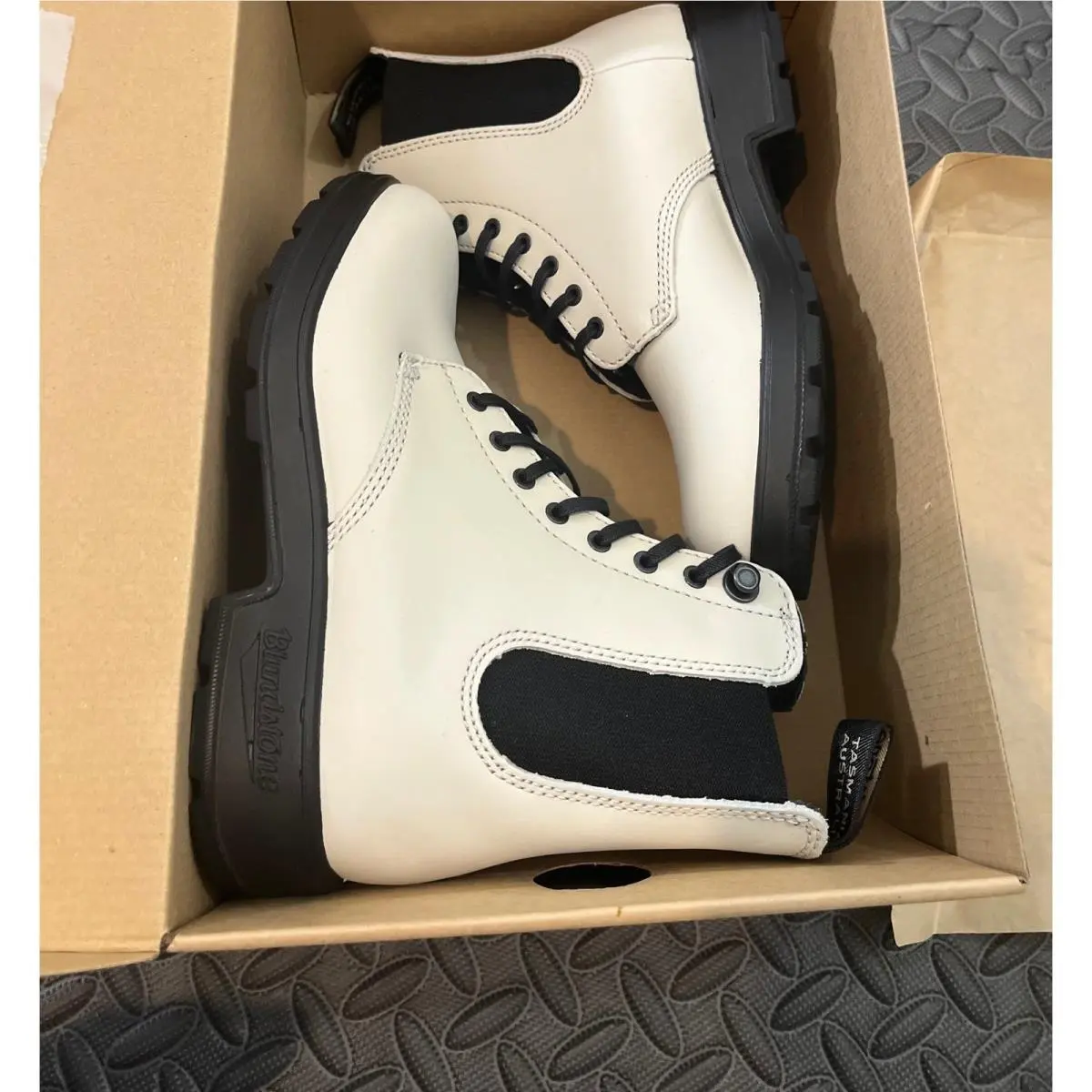 Blundstone shoes - Ivory 1
