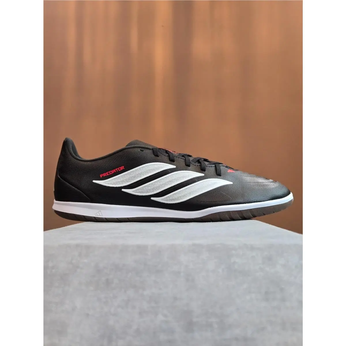 Adidas Predator Club in Sala Black White Lucid Red JS0359 Men`s 10 Women`s 11