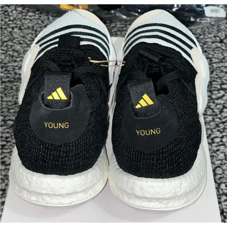 Adidas shoes - Black/White 2