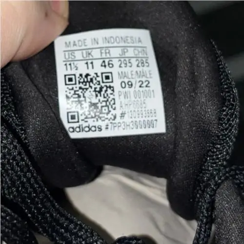 Adidas shoes - Black 3