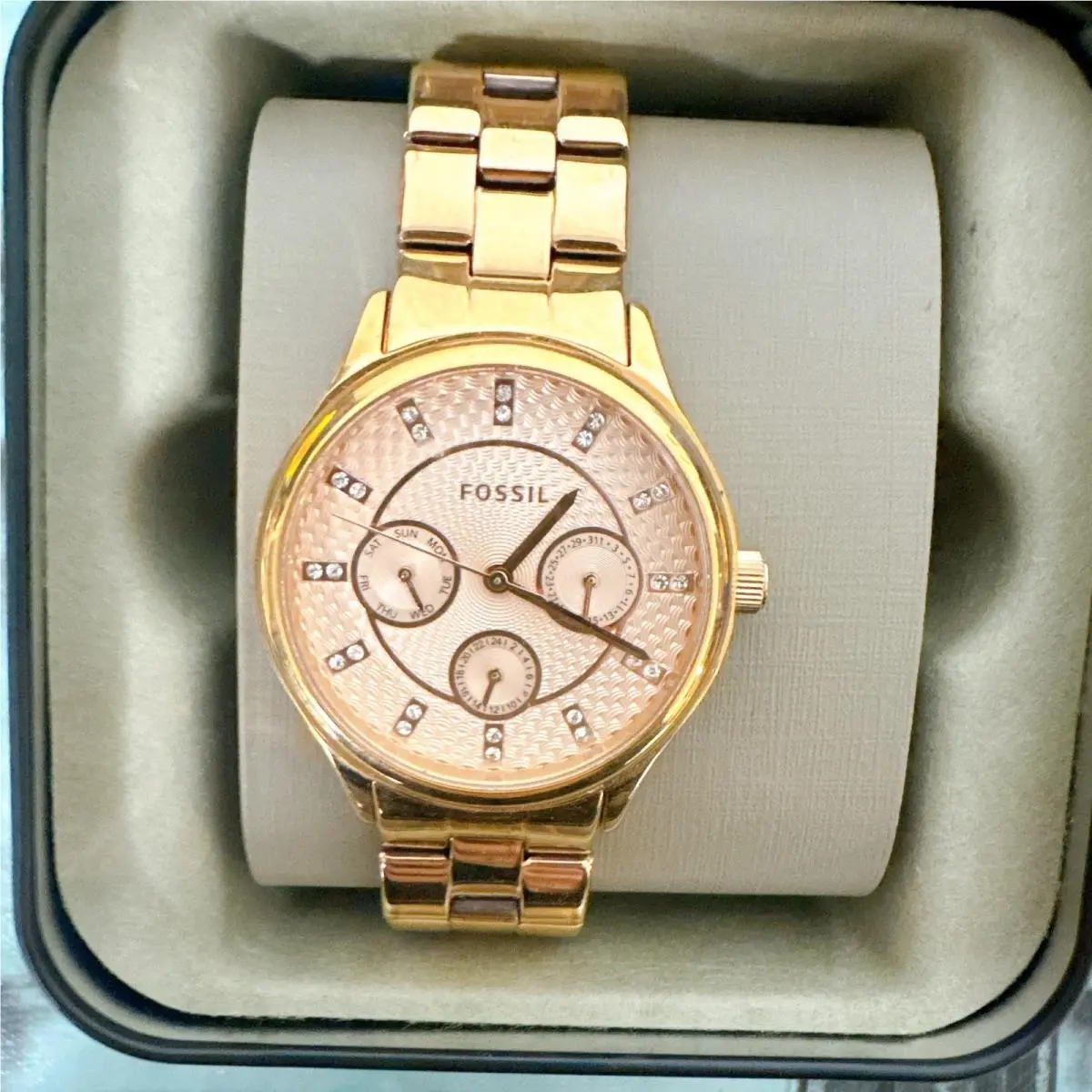 Fossil BQ1561 Women`s Stainless Steel Analog Rose Gold Dial Watch