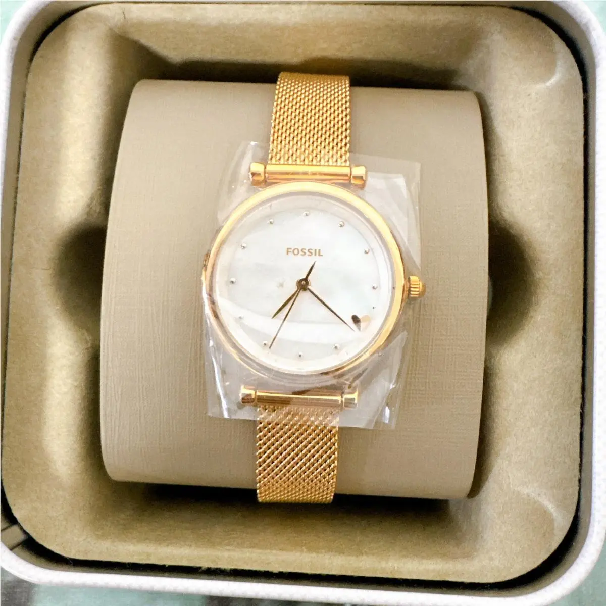 Fossil ES4505 Mini Carlie Mother of Pearl Dial Rose Gold Mesh Women`s Watch