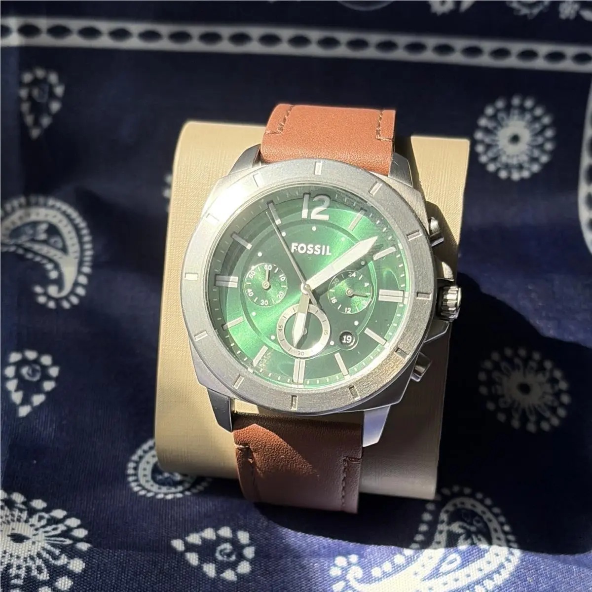 Fossil Men`s Chronograph Wristwatch Green Dial Brown Leather Band Silver Case