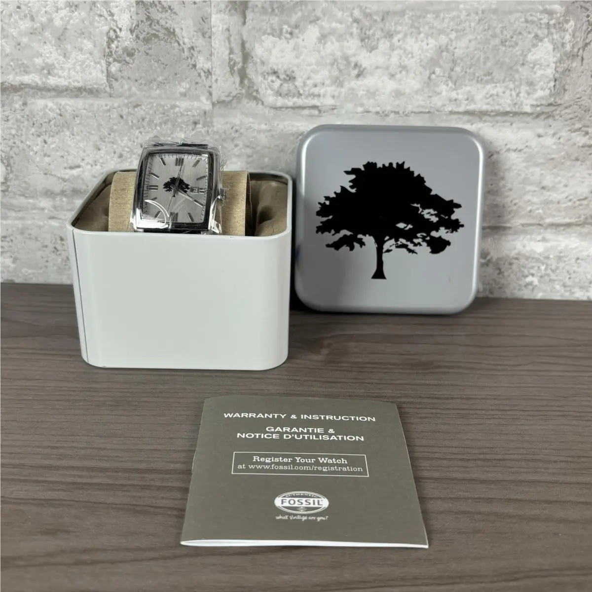 Fossil Watch Japan Movement Oak Tree with Tin and Tags