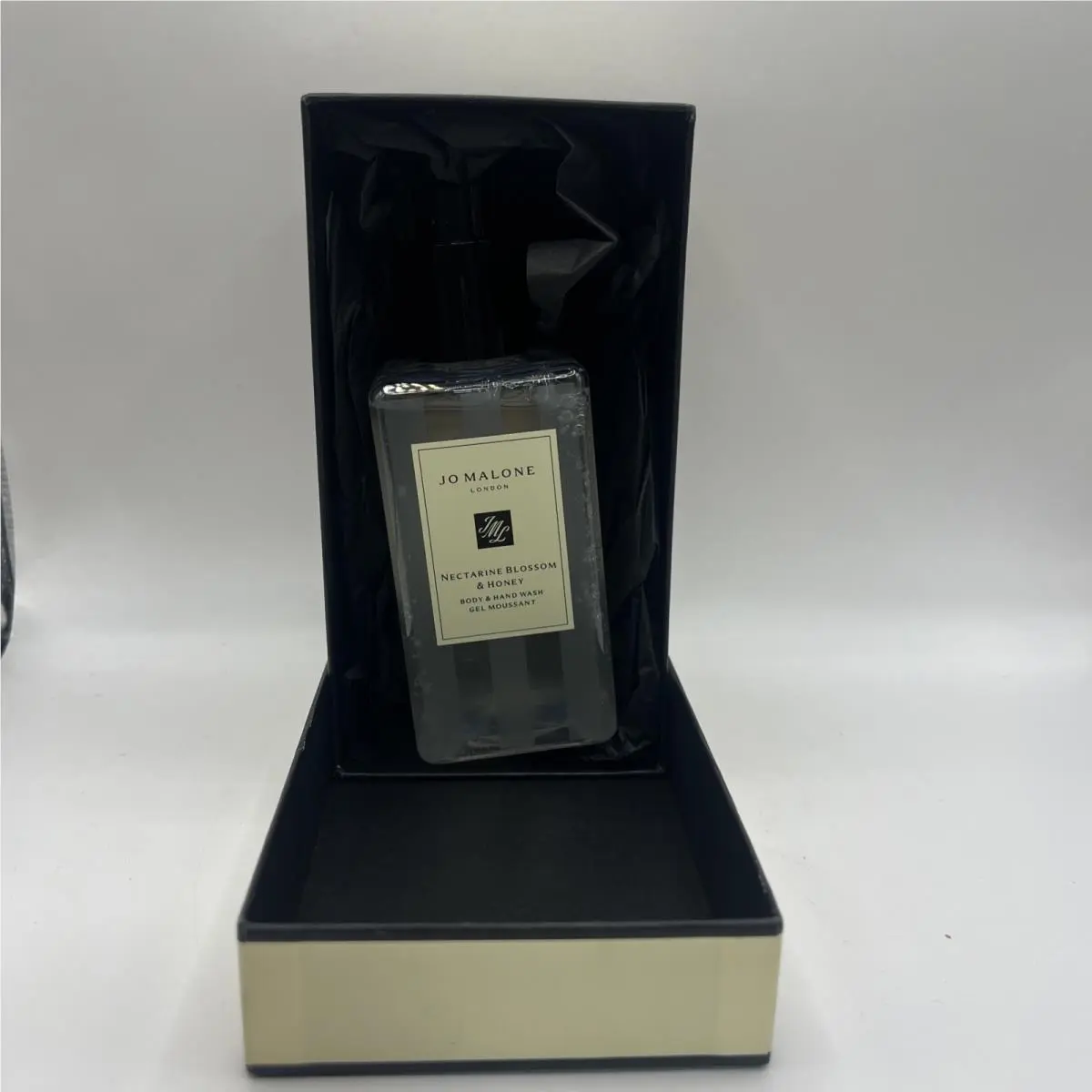 Jo Malone Nectarine Blossom Honey Body Hand Wash Gel - 8.5 Oz. / 250 ML