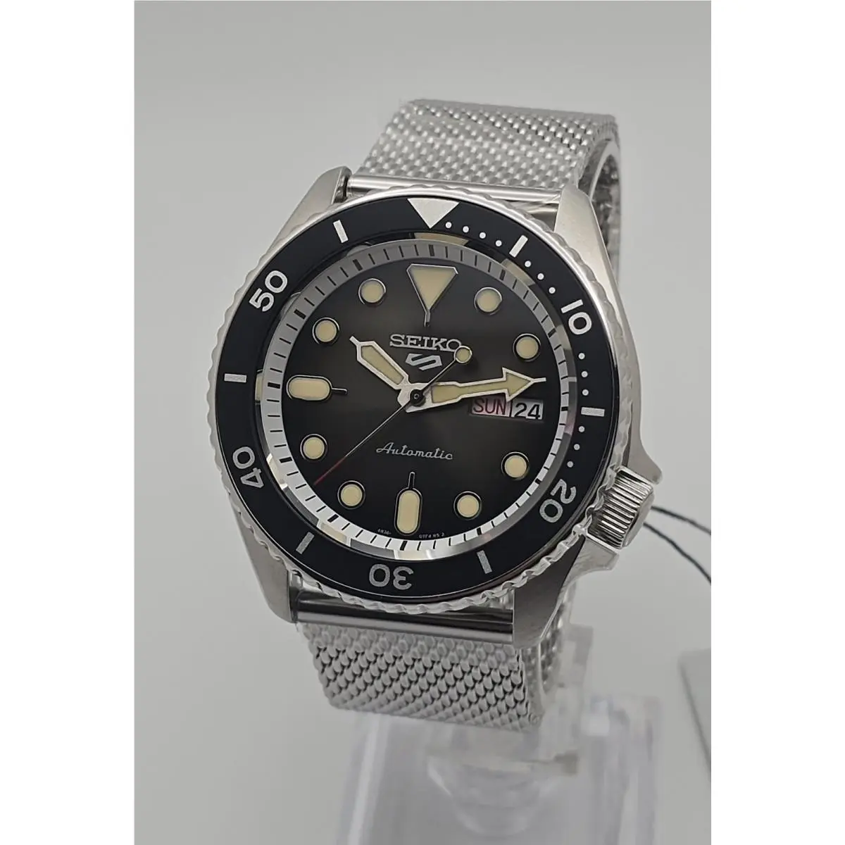 Seiko 5 Sports Suits Style SRPD73K1 Automatic 42.5mm Black Mesh Bracelet