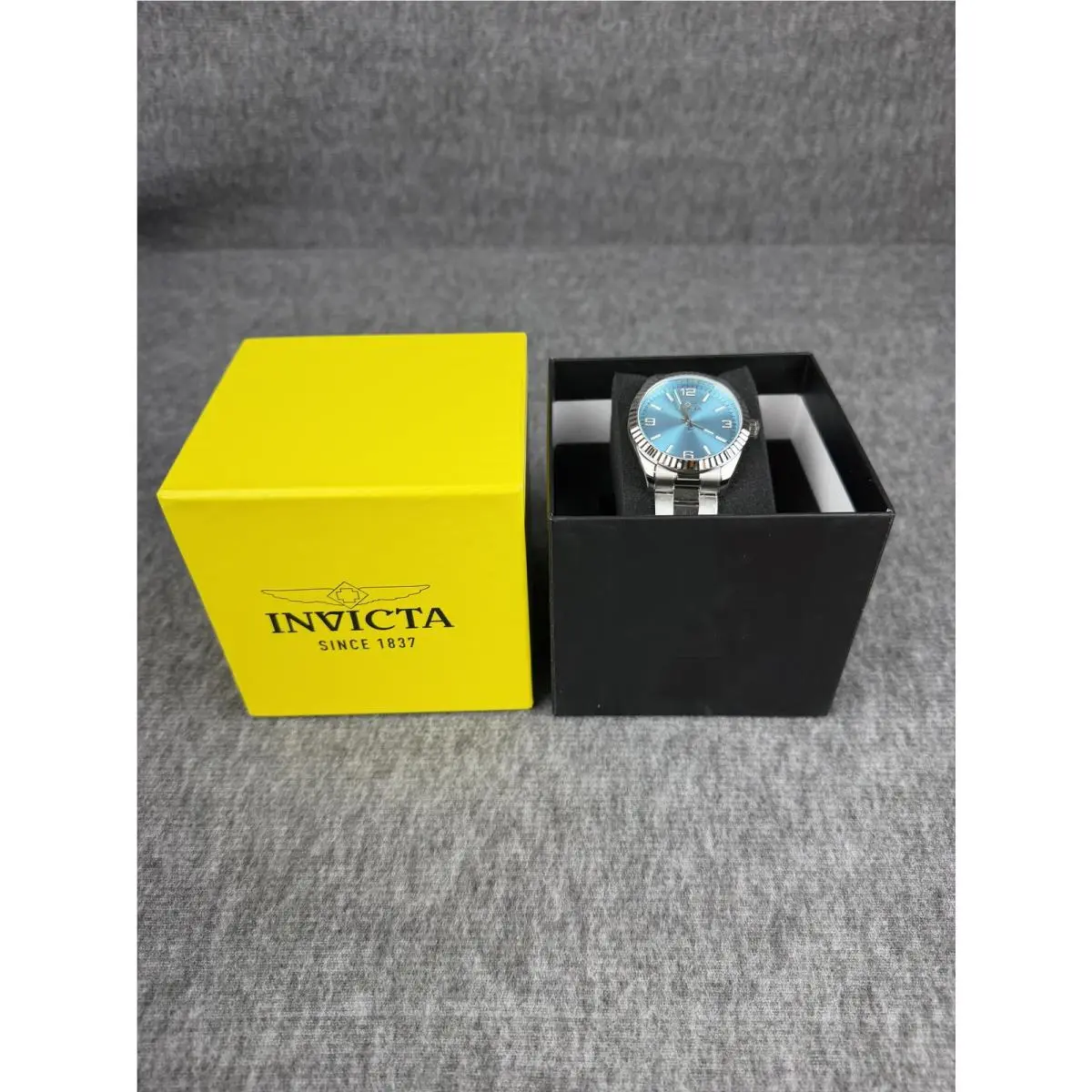 Invicta Mens Watch Blue Dial Stainless Steel Bracelet Silver 50572 Box Gift