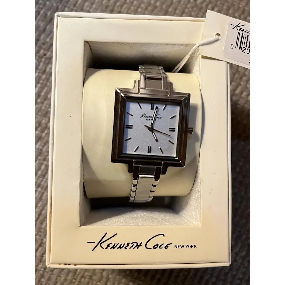 Kenneth Cole Women`s KC4647 Classsic Metropolitan Collection Bracelet Watch