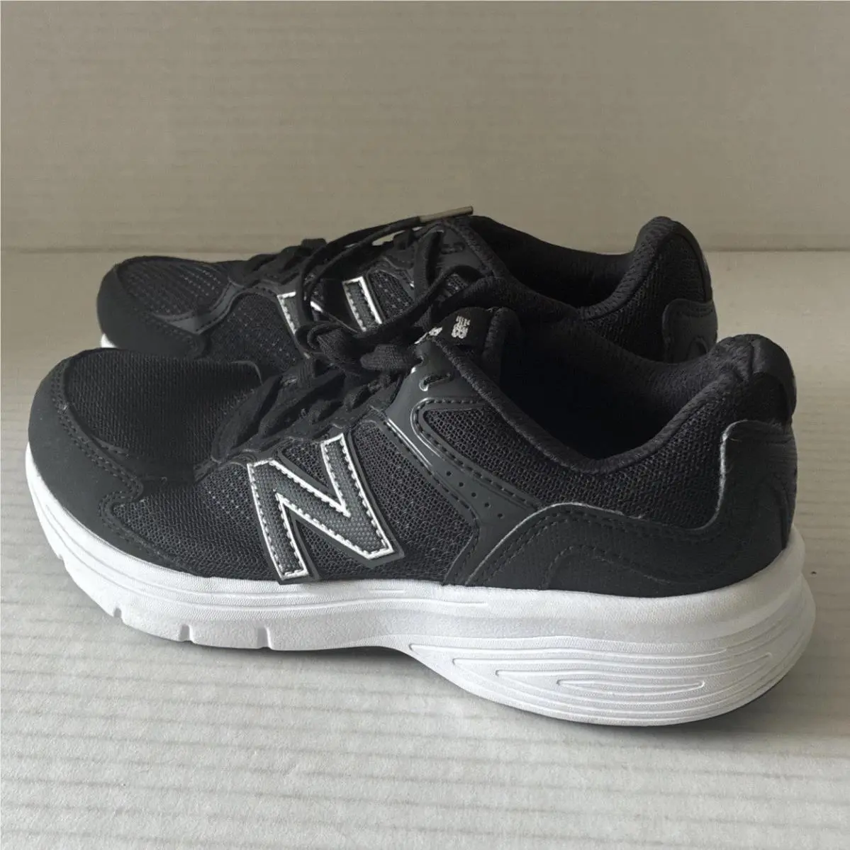 New Balance 460v3 Running Shoes Blk White Casual Active Gym W Sz 7 Comfy