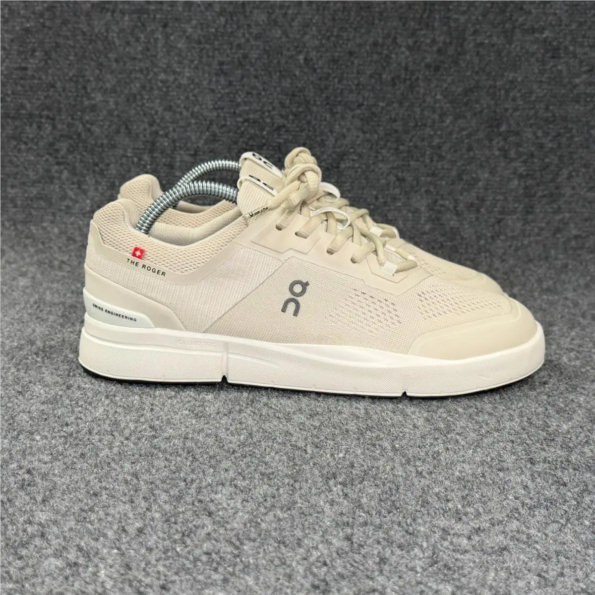 Newton On Running The Roger Spin Tennis Sneakers Men`s 7.5 Beige Athletic Low Lace Shoe