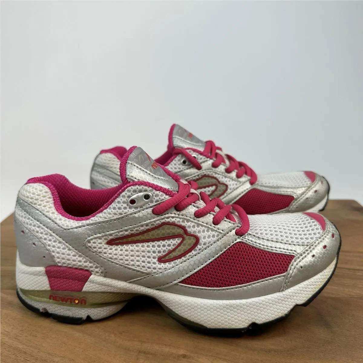 Newton Womens Ton Lady Isaac Running Athletic Gym Sneakers Shoes Size 5.5 M