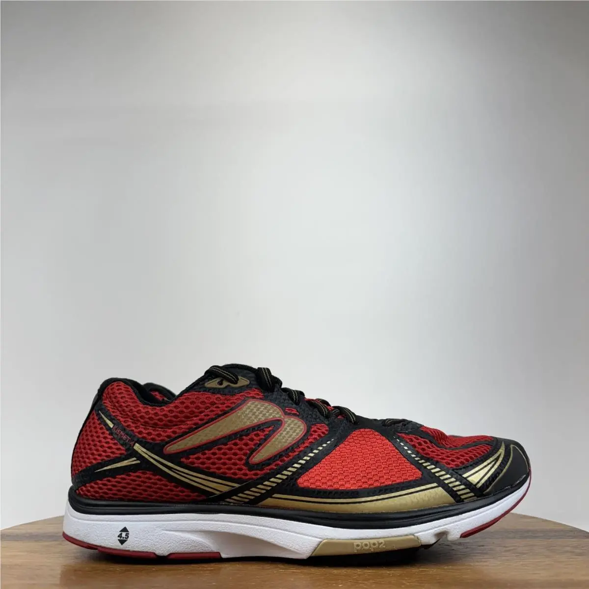 Newton Mens Ton Kismet 4 Mesh Red Athletic Running Sneakers Shoe Size 12.5 M