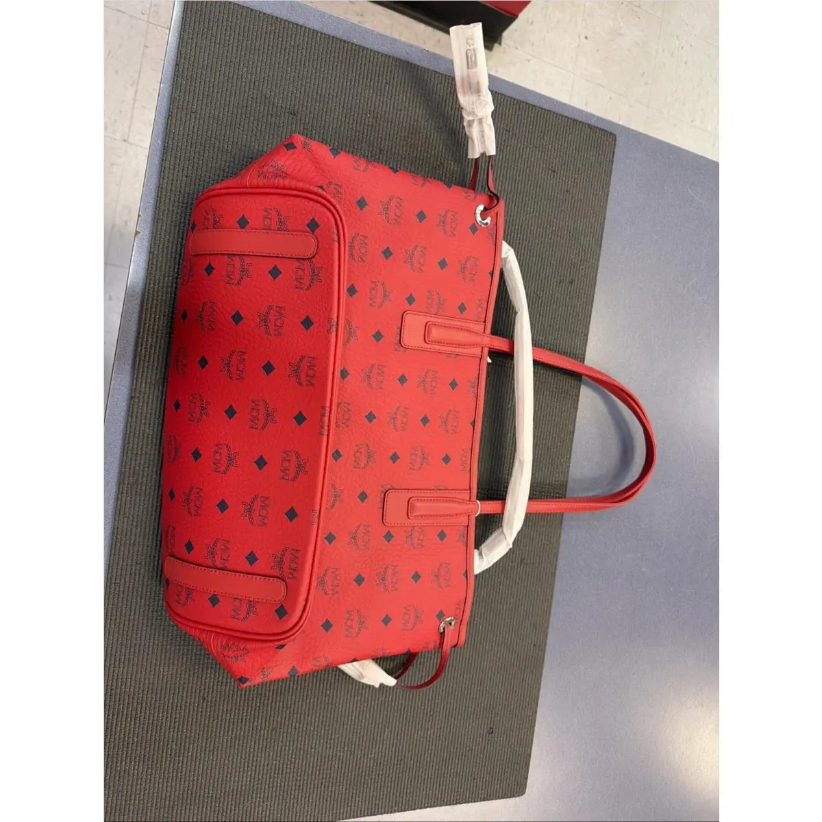 Mcm Medium Liz Reversable Shopper Mgm Red Purse