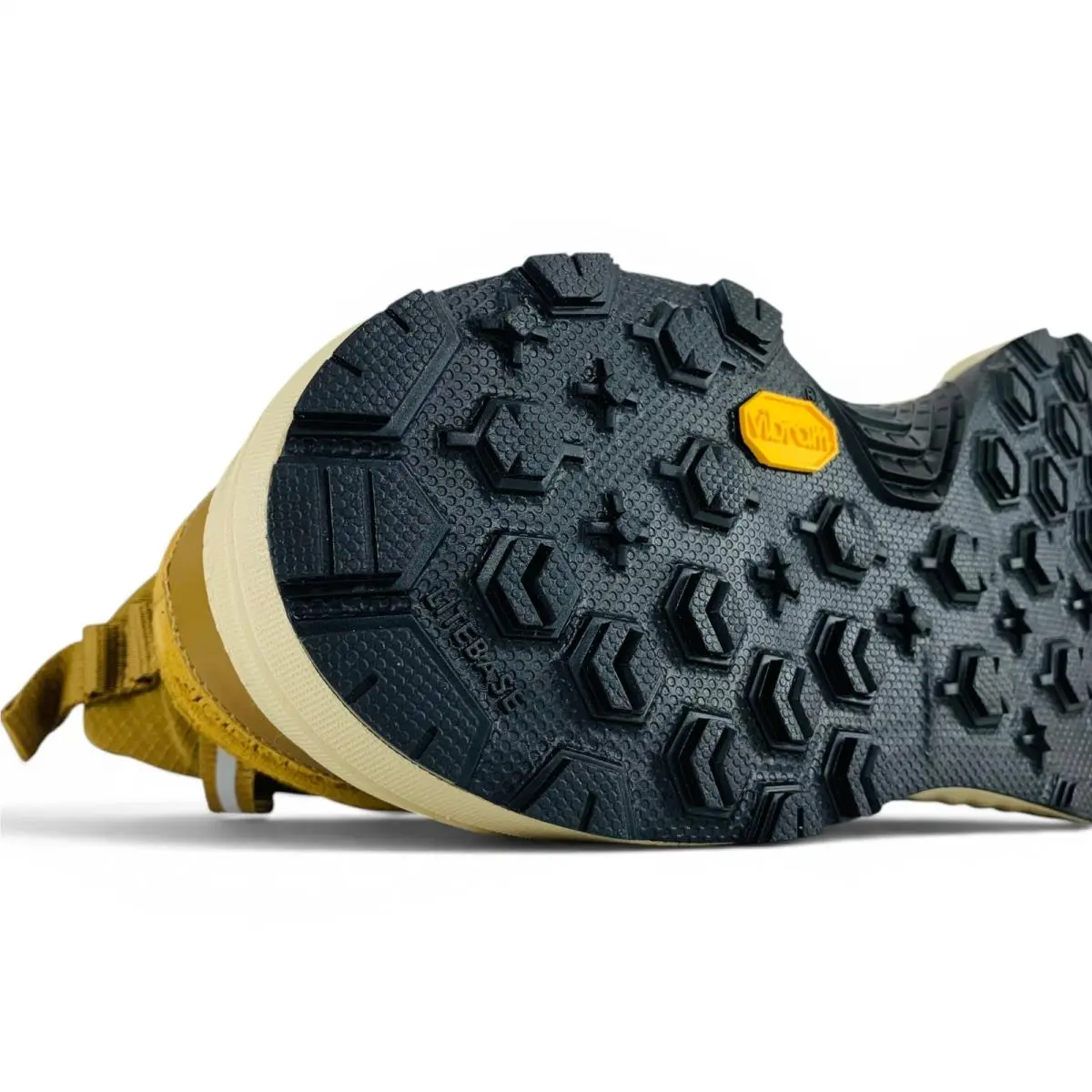 Under Armour shoes - Under Armour Charged Loadout Trek WP - 3027681-200 - Brown 20